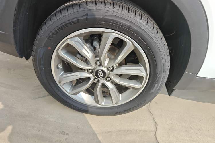 Used Hyundai ix35 2019 2.0L Automatic 2WD Zhiyong·Changxiang Edition China VI Standard Exterior 5