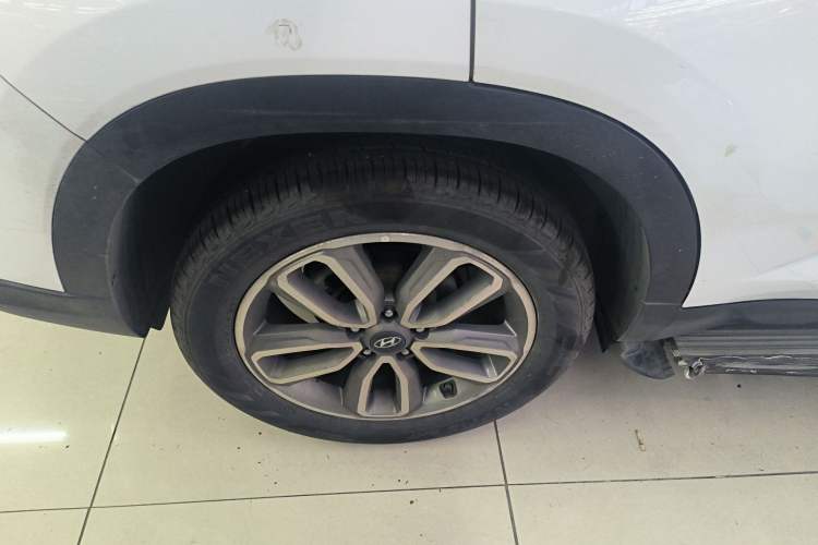 Used Hyundai ix35 2019 2.0L Automatic 2WD Zhiyong·Changxiang Edition China V Standard Exterior 5