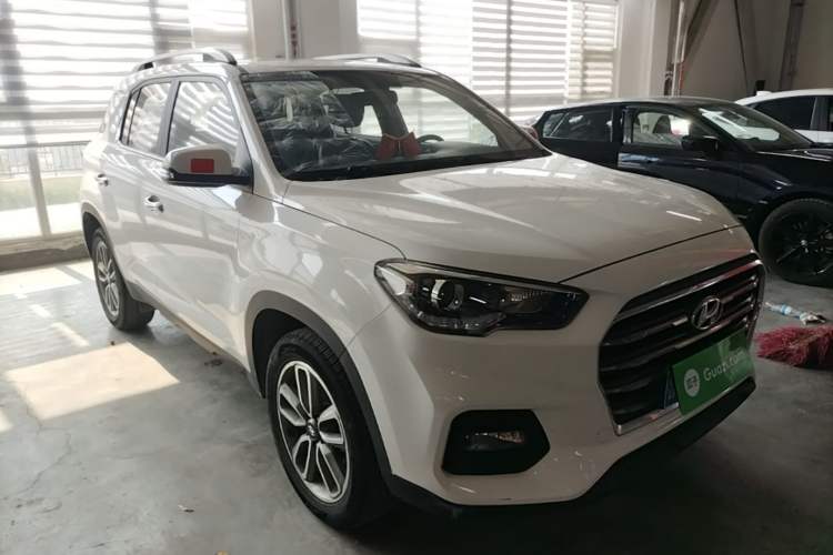 Used Hyundai ix35 2019 2.0L Automatic 2WD Zhiyong·Changxiang Edition China VI Standard Front Right 45 Deg