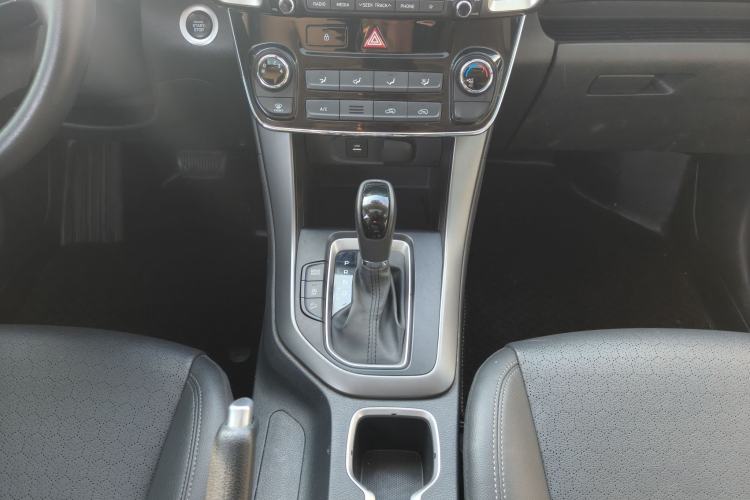 Used Hyundai ix35 2019 2.0L Automatic 2WD Zhiyong·Changxiang Edition China V Standard Gear Lever