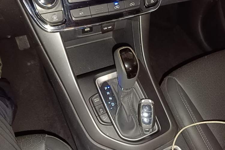 Used Hyundai ix35 2019 2.0L Automatic 2WD Zhiyong·Changxiang Edition China V Standard Gear Lever