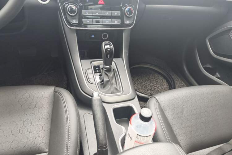 Used Hyundai ix35 2019 2.0L Automatic 2WD Zhiyong·Changxiang Edition China VI Standard Gear Lever