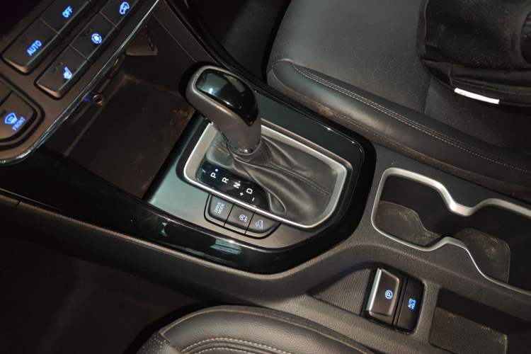 Used Hyundai ix35 2019 1.4T DCT Two-Wheel Drive Smart & Enjoyment Version China V Standard Gear Lever
