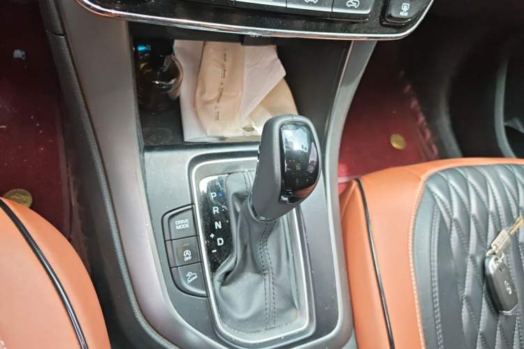 Used Hyundai ix35 2019 2.0L Automatic 2WD Zhiyong·Changxiang Edition China V Standard Gear Lever