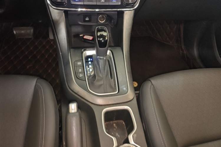 Used Hyundai ix35 2019 2.0L Automatic 2WD Zhiyong·Changxiang Edition China VI Standard Gear Lever