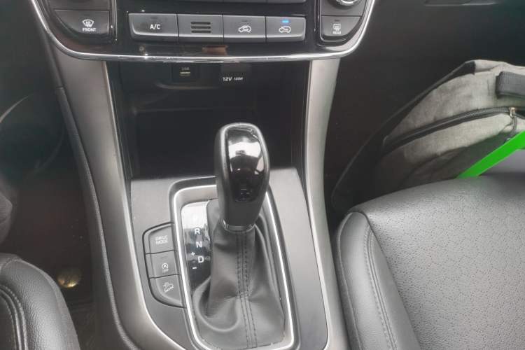 Used Hyundai ix35 2019 2.0L Automatic 2WD Zhiyong·Changxiang Edition China V Standard Gear Lever