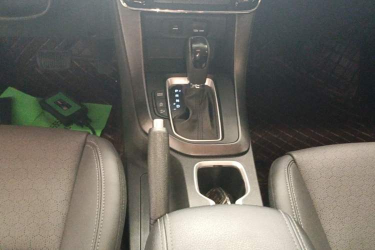Used Hyundai ix35 2019 2.0L Automatic 2WD Zhiyong·Changxiang Edition China V Standard Gear Lever