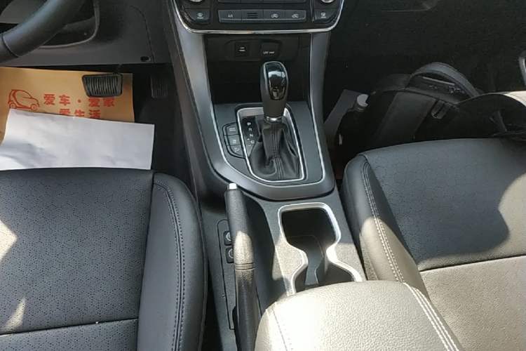 Used Hyundai ix35 2019 2.0L Automatic 2WD Zhiyong·Changxiang Edition China V Standard Gear Lever