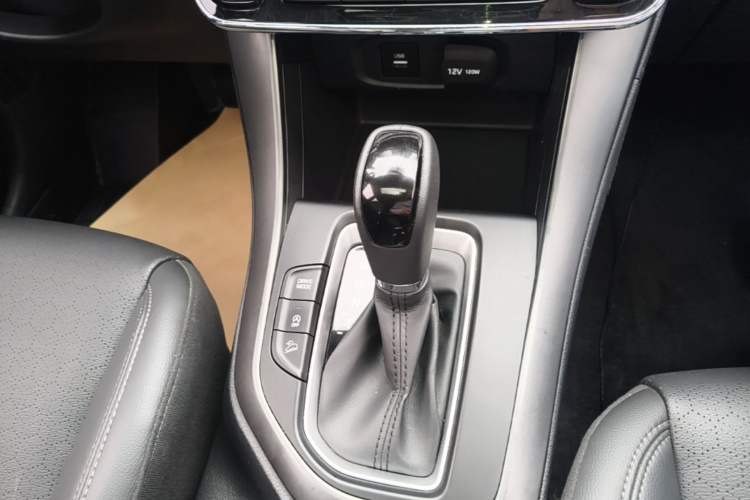 Used Hyundai ix35 2019 2.0L Automatic 2WD Zhiyong·Changxiang Edition China V Standard Gear Lever