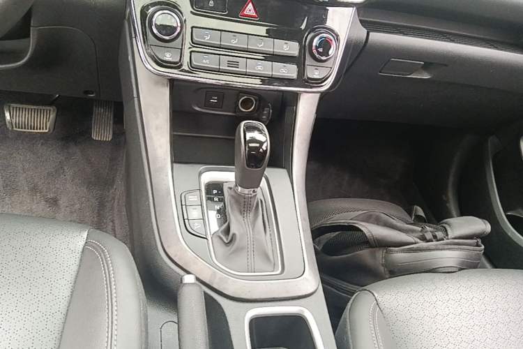 Used Hyundai ix35 2019 2.0L Automatic 2WD Zhiyong·Changxiang Edition China VI Standard Gear Lever