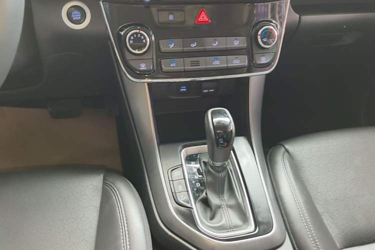 Used Hyundai ix35 2019 2.0L Automatic 2WD Zhiyong·Changxiang Edition China V Standard Gear Lever