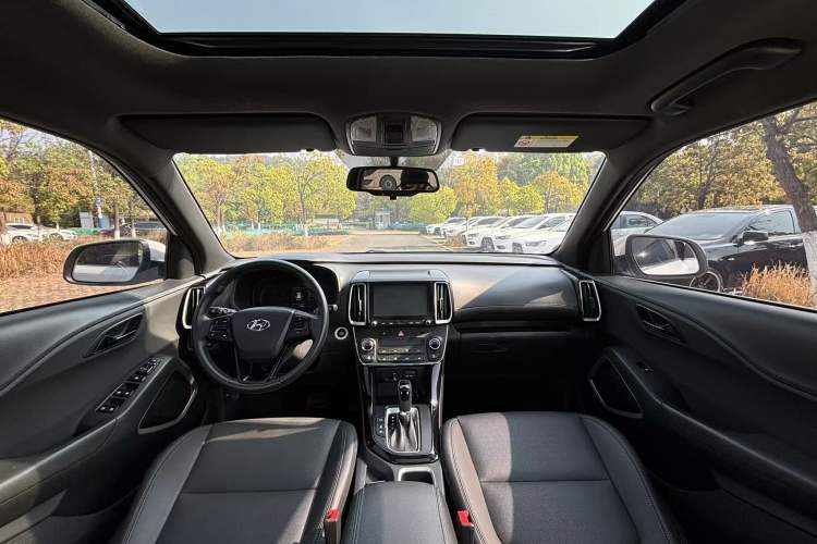 Used Hyundai ix35 2019 1.4T DCT Two-Wheel Drive Smart & Enjoyment Version China V Standard Interior 3