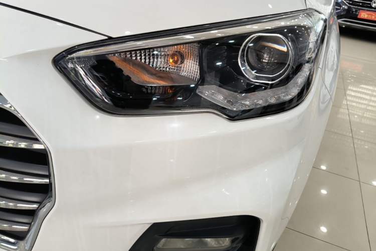 Used Hyundai ix35 2019 2.0L Automatic 2WD Zhiyong·Changxiang Edition China VI Standard Left Front Headlight
