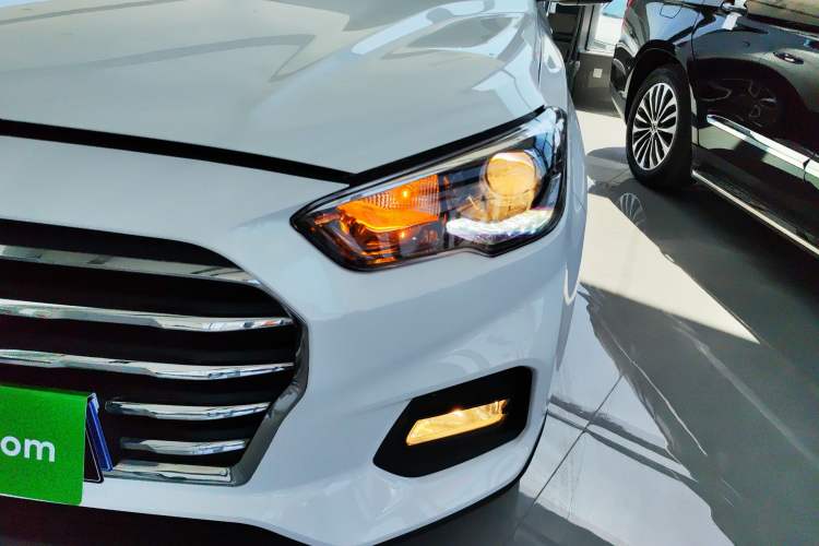 Used Hyundai ix35 2019 2.0L Automatic 2WD Zhiyong·Changxiang Edition China VI Standard Left Front Headlight