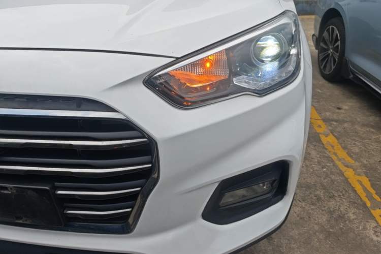 Used Hyundai ix35 2019 2.0L Automatic 2WD Zhiyong·Changxiang Edition China VI Standard Left Front Headlight