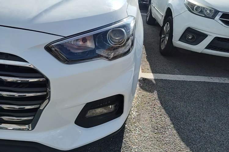 Used Hyundai ix35 2019 2.0L Automatic 2WD Zhiyong·Changxiang Edition China VI Standard Left Front Headlight