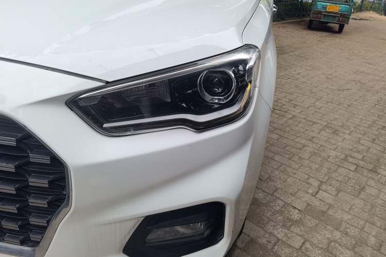 Used Hyundai ix35 2019 1.4T DCT Two-Wheel Drive Smart & Enjoyment Version China V Standard Left Front Headlight