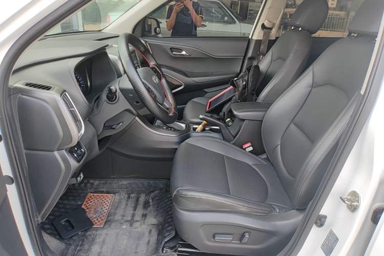 Used Hyundai ix35 2019 2.0L Automatic 2WD Zhiyong·Changxiang Edition China VI Standard Left Front Seat