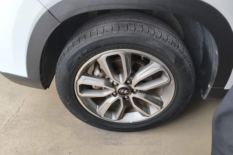 Used Hyundai ix35 2019 2.0L Automatic 2WD Zhiyong·Changxiang Edition China V Standard Left Front Wheel Hub
