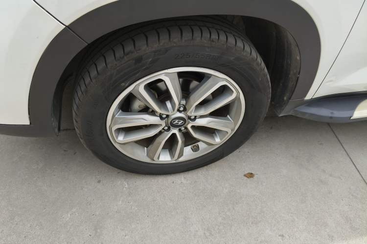 Used Hyundai ix35 2019 2.0L Automatic 2WD Zhiyong·Changxiang Edition China V Standard Left Front Wheel Hub