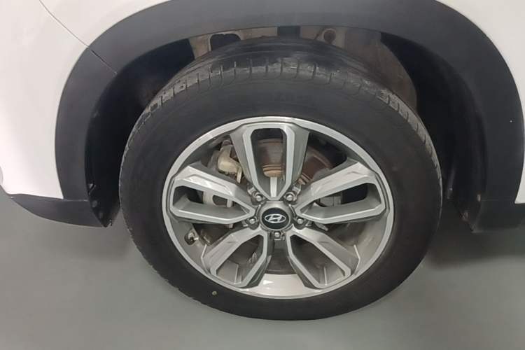 Used Hyundai ix35 2019 2.0L Automatic 2WD Zhiyong·Changxiang Edition China VI Standard Left Front Wheel Hub