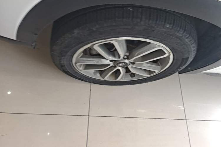 Used Hyundai ix35 2019 2.0L Automatic 2WD Zhiyong·Changxiang Edition China VI Standard Left Front Wheel Hub