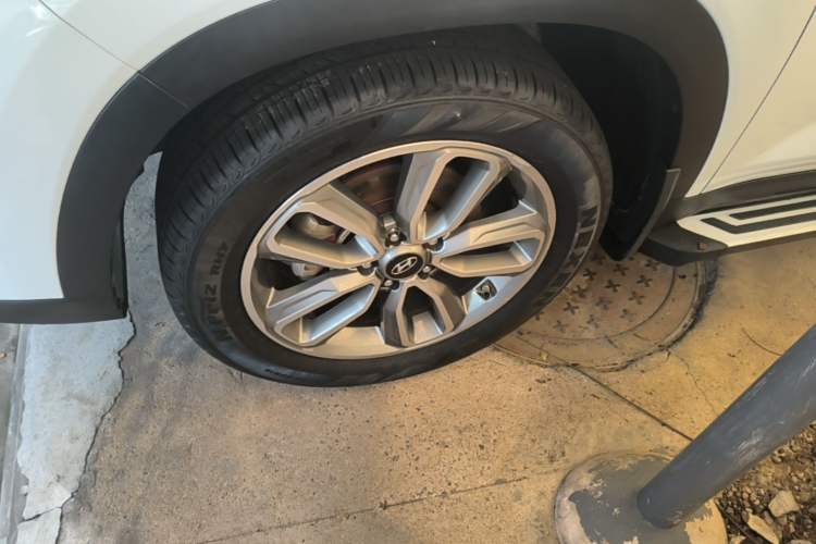 Used Hyundai ix35 2019 2.0L Automatic 2WD Zhiyong·Changxiang Edition China V Standard Left Front Wheel Hub