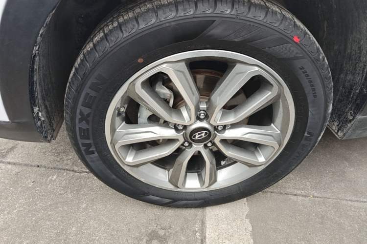 Used Hyundai ix35 2019 2.0L Automatic 2WD Zhiyong·Changxiang Edition China V Standard Left Front Wheel Hub