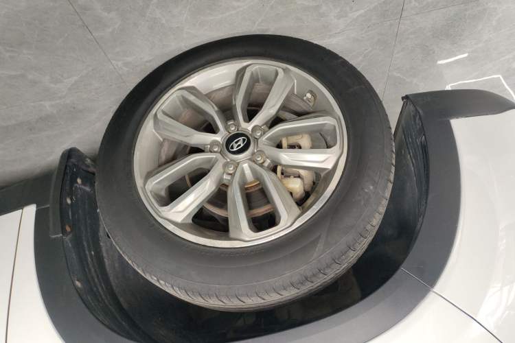 Used Hyundai ix35 2019 2.0L Automatic 2WD Zhiyong·Changxiang Edition China V Standard Left Front Wheel Hub