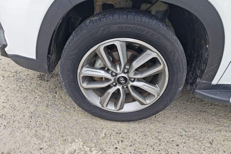 Used Hyundai ix35 2019 2.0L Automatic 2WD Zhiyong·Changxiang Edition China V Standard Left Front Wheel Hub