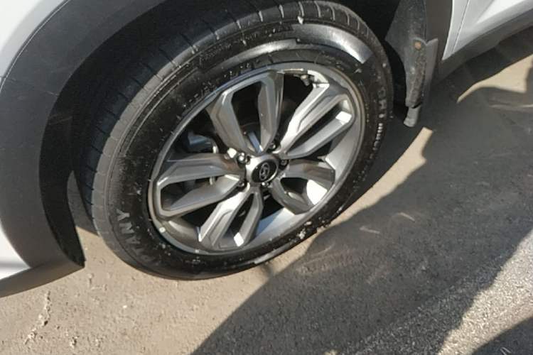 Used Hyundai ix35 2019 2.0L Automatic 2WD Zhiyong·Changxiang Edition China V Standard Left Front Wheel Hub