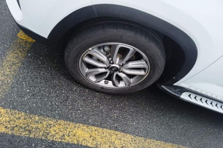 Used Hyundai ix35 2019 2.0L Automatic 2WD Zhiyong·Changxiang Edition China V Standard Left Front Wheel Hub