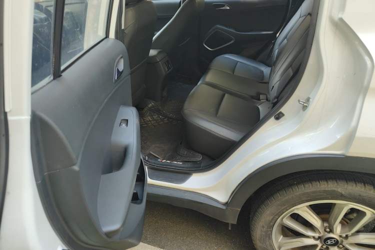 Used Hyundai ix35 2019 2.0L Automatic 2WD Zhiyong·Changxiang Edition China V Standard Left Rear Seat