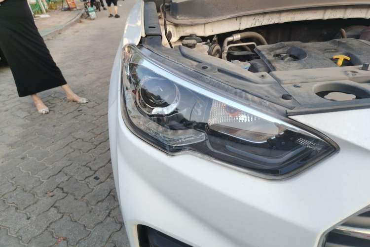 Used Hyundai ix35 2019 2.0L Automatic 2WD Zhiyong·Changxiang Edition China VI Standard Right Front Headlight