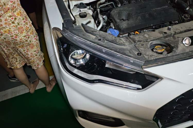 Used Hyundai ix35 2019 1.4T DCT Two-Wheel Drive Smart & Enjoyment Version China V Standard Right Front Headlight