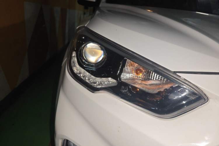 Used Hyundai ix35 2019 2.0L Automatic 2WD Zhiyong·Changxiang Edition China VI Standard Right Front Headlight