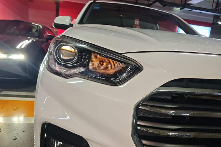 Used Hyundai ix35 2019 2.0L Automatic 2WD Zhiyong·Changxiang Edition China VI Standard Right Front Headlight