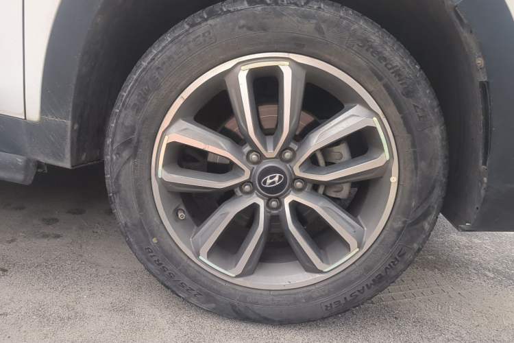Used Hyundai ix35 2019 2.0L Automatic 2WD Zhiyong·Changxiang Edition China VI Standard Right Front Wheel Hub