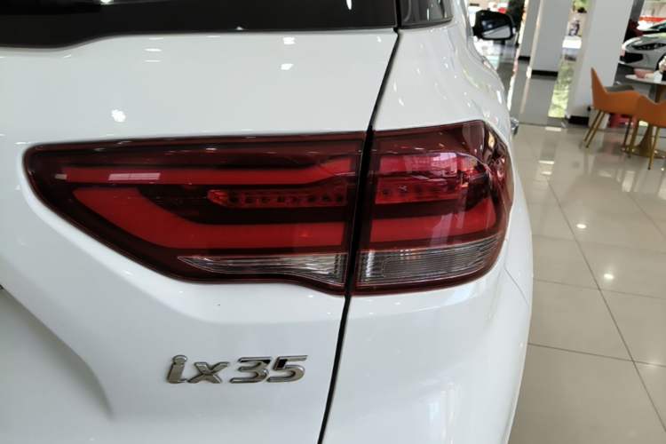 Used Hyundai ix35 2019 2.0L Automatic 2WD Zhiyong·Changxiang Edition China VI Standard Right Rear Taillight
