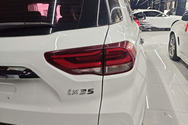 Used Hyundai ix35 2019 2.0L Automatic 2WD Zhiyong·Changxiang Edition China VI Standard Right Rear Taillight