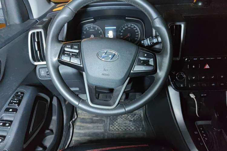 Used Hyundai ix35 2019 2.0L Automatic 2WD Zhiyong·Changxiang Edition China VI Standard Steering Wheel