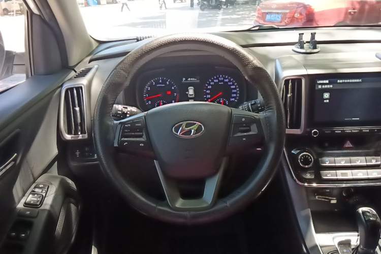 Used Hyundai ix35 2019 2.0L Automatic 2WD Zhiyong·Changxiang Edition China VI Standard Steering Wheel