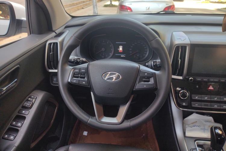 Used Hyundai ix35 2019 2.0L Automatic 2WD Zhiyong·Changxiang Edition China V Standard Steering Wheel
