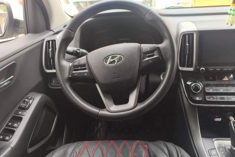 Used Hyundai ix35 2019 2.0L Automatic 2WD Zhiyong·Changxiang Edition China V Standard Steering Wheel