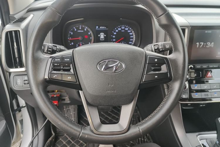 Used Hyundai ix35 2019 2.0L Automatic 2WD Zhiyong·Changxiang Edition China V Standard Steering Wheel