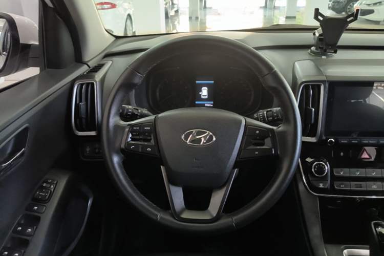 Used Hyundai ix35 2019 2.0L Automatic 2WD Zhiyong·Changxiang Edition China VI Standard Steering Wheel