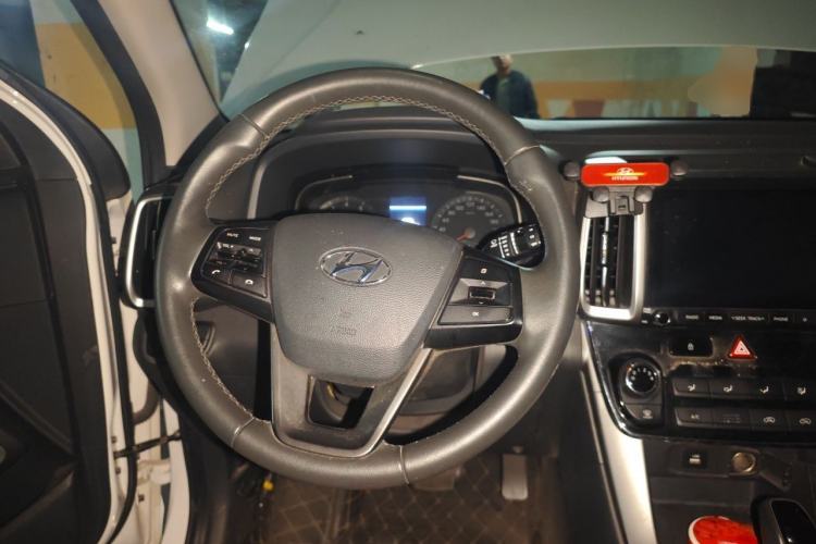 Used Hyundai ix35 2019 2.0L Automatic 2WD Zhiyong·Changxiang Edition China VI Standard Steering Wheel