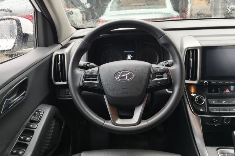 Used Hyundai ix35 2019 2.0L Automatic 2WD Zhiyong·Changxiang Edition China V Standard Steering Wheel