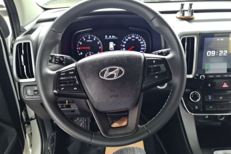 Used Hyundai ix35 2019 2.0L Automatic 2WD Zhiyong·Changxiang Edition China V Standard Steering Wheel