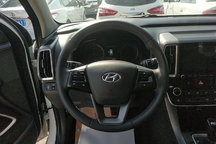 Used Hyundai ix35 2019 2.0L Automatic 2WD Zhiyong·Changxiang Edition China V Standard Steering Wheel